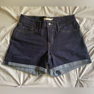 NWOT! - LEVI’S MID length shorts